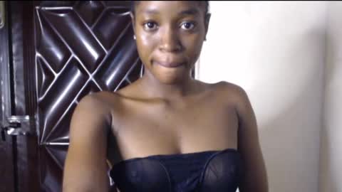 Snapshot of hornyslut_xx chatting on June 2026 10:43:01 AM Bella online show from June 2026 10:43:01 AM