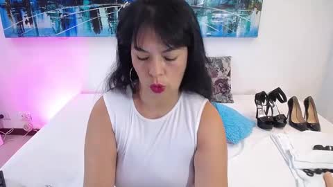 Snapshot of hornystepmommy_ chatting on April 2026 04:27:02 PM LILY online show from April 2026 04:27:02 PM