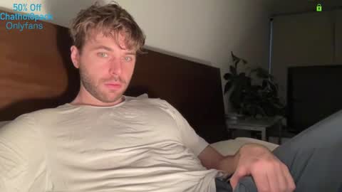 Edward aka Wolf online show from January 2026 09:42:02 PM