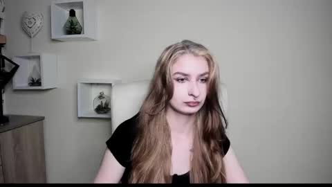 Snapshot of hot_1nina chatting on October 2025 05:52:01 AM NINA online show from October 2025 05:52:01 AM