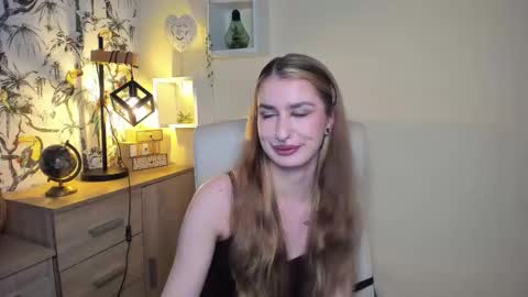 Snapshot of hot_1nina chatting on November 2025 07:09:01 AM NINA online show from November 2025 07:09:01 AM