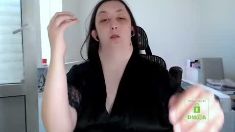 Snapshot of hot_and_pretty chatting on June 2026 03:33:01 PM Lila online show from June 2026 03:33:01 PM