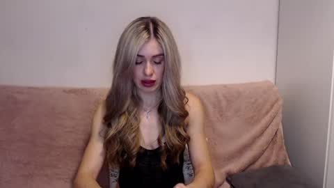 Snapshot of hot_berry69 chatting on December 2024 10:11:02 PM Dashka online show from December 2024 10:11:02 PM