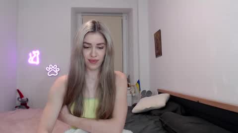 Snapshot of hot_berry69 chatting on February 2025 11:13:02 PM Dashka online show from February 2025 11:13:02 PM