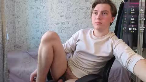 Snapshot of hot_boy_oscar chatting on October 2025 11:19:01 AM Oscar online show from October 2025 11:19:01 AM