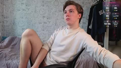 Snapshot of hot_boy_oscar chatting on October 2025 11:11:01 AM Oscar online show from October 2025 11:11:01 AM