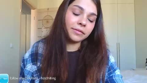 LiluCaroline online show from March 2026 02:40:02 PM