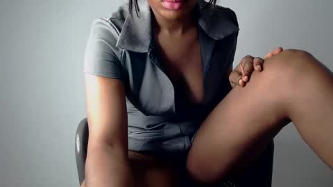 Snapshot of hot_chocoxxxx chatting on December 2024 05:51:01 AM sonia mis choco online show from December 2024 05:51:01 AM