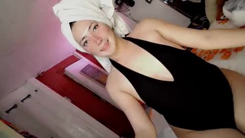 its me CLAUDIA online show from April 2026 11:44:01 AM
