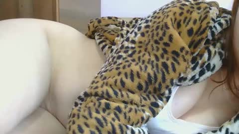 Snapshot of hot_couplee98 chatting on March 2025 08:05:01 AM Hot Couple online show from March 2025 08:05:01 AM