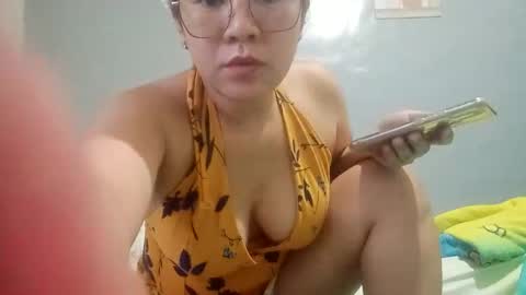Snapshot of hot_emma1112 chatting on May 2026 03:23:01 AM hot_emma1112 online show from May 2026 03:23:01 AM