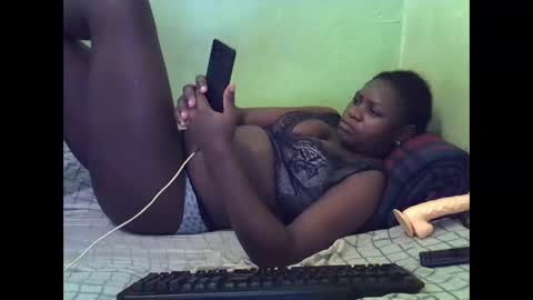 hot_girlly online show from November 2025 04:35:01 PM