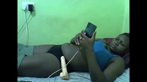 hot_girlly online show from November 2025 05:48:01 PM