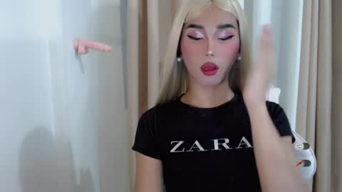 Snapshot of hot_khianna chatting on June 2026 02:45:01 PM Khianna online show from June 2026 02:45:01 PM