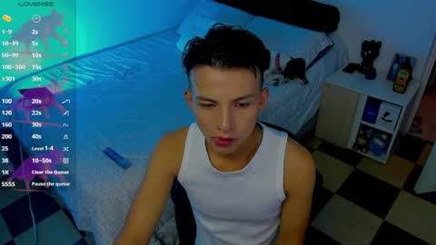 Snapshot of hot_latin_temptation chatting on May 2026 08:28:01 PM Alejandro online show from May 2026 08:28:01 PM