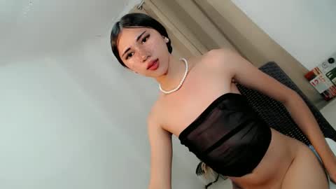 hot_little_angel18 online show from April 2026 01:38:02 PM