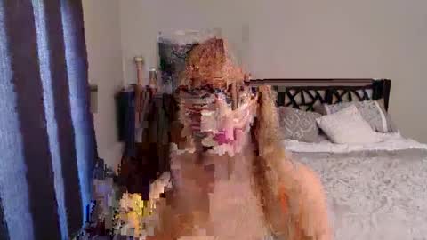 Rose Redwood online show from September 2025 11:08:01 PM