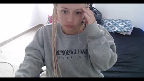 Mia online show from January 2025 04:16:02 PM