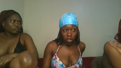 Hot petite online show from November 2025 06:02:02 AM