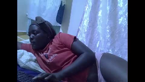 RAYLAH online show from February 2026 08:01:02 PM