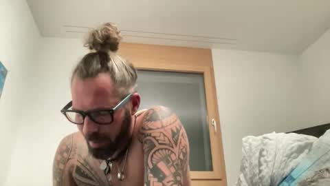 letmedoo2 online show from December 2025 06:58:02 PM