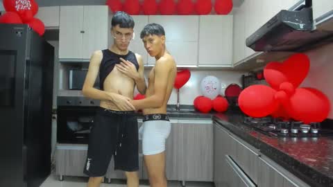 Vanesa Oliver and Andrew online show from September 2025 11:28:02 PM