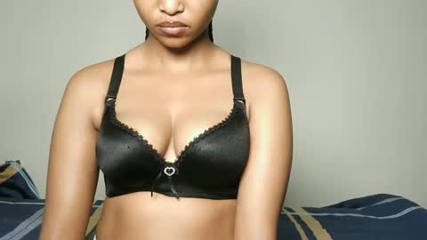 Snapshot of hot_sexy_babe chatting on May 2026 02:08:02 AM Bellah online show from May 2026 02:08:02 AM