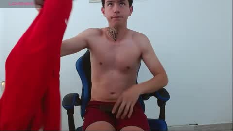 Snapshot of hot_teo1 chatting on May 2026 01:18:02 PM M A T E O online show from May 2026 01:18:02 PM