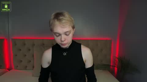 Snapshot of hot_twinkboy chatting on February 2025 10:07:01 AM hot_twinkboy online show from February 2025 10:07:01 AM