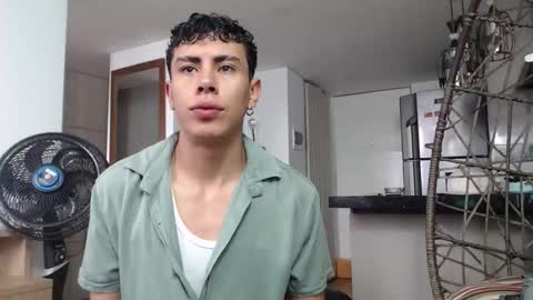 hot_twinks83 online show from September 2025 12:28:02 PM