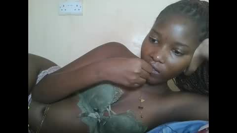 Snapshot of hotbabbee chatting on October 2025 08:00:01 AM love online show from October 2025 08:00:01 AM