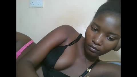 Snapshot of hotbabbee chatting on November 2025 06:52:02 PM love online show from November 2025 06:52:02 PM