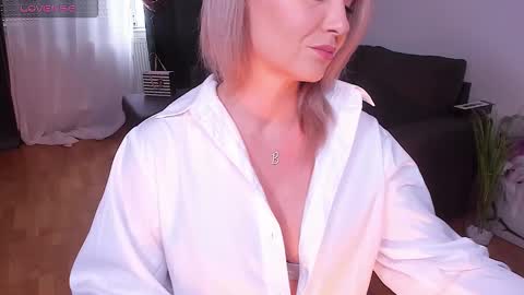 SweetBrendy online show from September 2025 12:21:01 PM