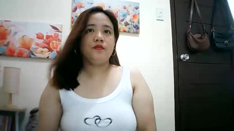 Lynn online show from November 2025 12:32:02 AM