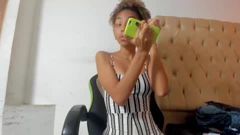 Snapshot of hotblosson chatting on November 2025 01:24:01 PM hotblosson online show from November 2025 01:24:01 PM