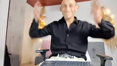 Red online show from January 2025 02:12:02 AM