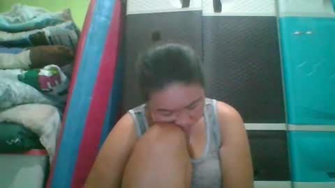 hotchicks4uxx online show from February 2025 12:30:01 AM