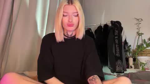 Snapshot of hotchubently chatting on October 2025 03:23:02 PM hotchubently online show from October 2025 03:23:02 PM