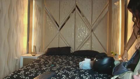 hotcouple_222 online show from January 2026 07:24:02 AM