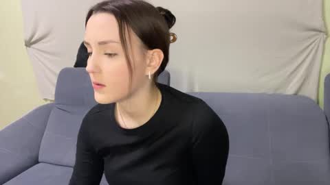 Max and Alina online show from April 2026 07:40:02 PM