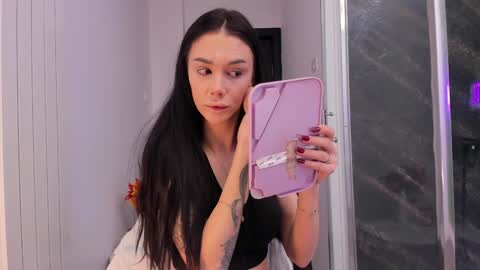 hotfallingdevil online show from February 2026 05:24:01 AM