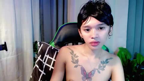 hotgirlronaxx online show from December 2025 04:50:01 AM