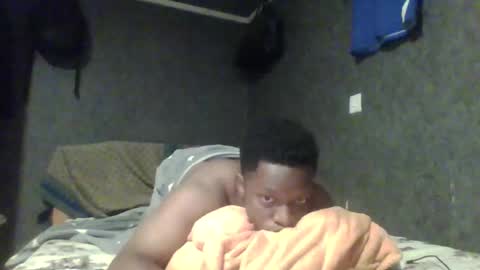 Snapshot of hotguyy001 chatting on February 2025 01:21:02 AM hotguyy001 online show from February 2025 01:21:02 AM