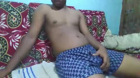 hotguyy001 online show from December 2025 01:54:01 AM