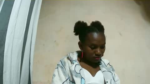 Snapshot of hotiesveronique chatting on September 2025 06:31:02 PM veronique online show from September 2025 06:31:02 PM