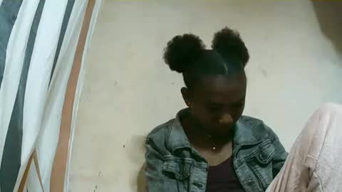 Snapshot of hotiesveronique chatting on September 2025 07:01:02 AM veronique online show from September 2025 07:01:02 AM