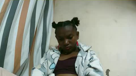 Snapshot of hotiesveronique chatting on September 2025 07:50:02 PM veronique online show from September 2025 07:50:02 PM