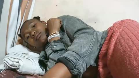 Snapshot of hotiesveronique chatting on September 2025 10:04:01 PM veronique online show from September 2025 10:04:01 PM