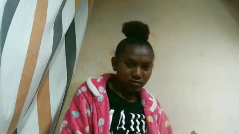 Snapshot of hotiesveronique chatting on October 2025 06:04:01 PM veronique online show from October 2025 06:04:01 PM