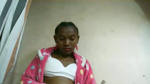 Snapshot of hotiesveronique chatting on October 2025 10:30:02 PM veronique online show from October 2025 10:30:02 PM